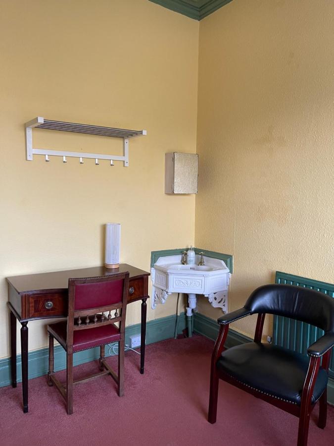 بلاكبيرن Chimneys Guest House المظهر الخارجي الصورة
