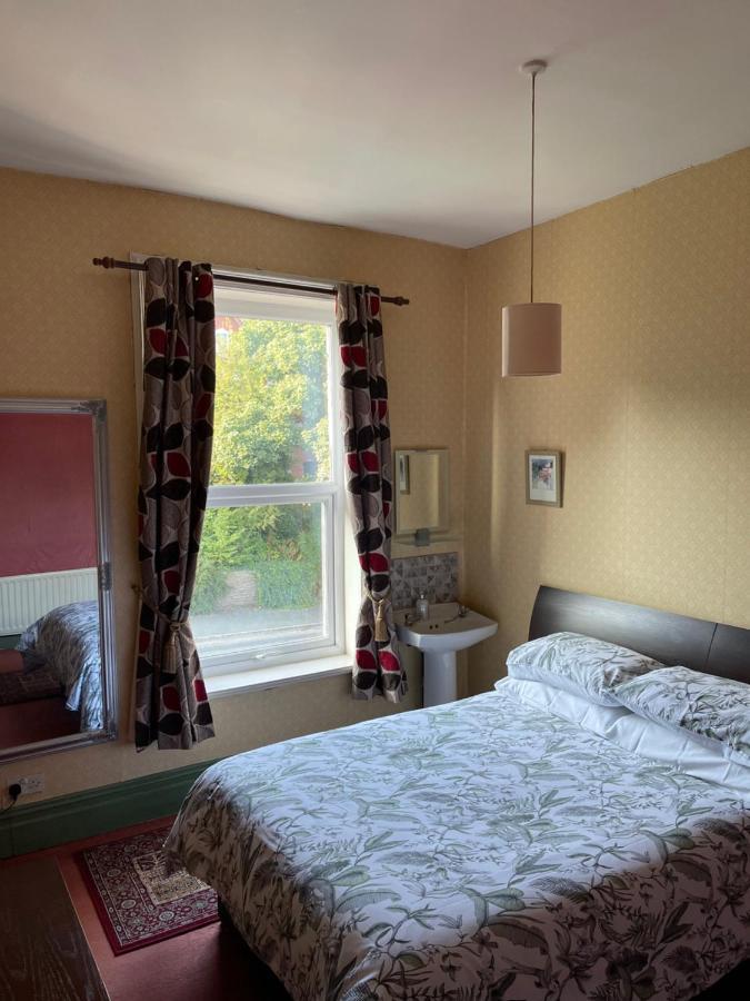 بلاكبيرن Chimneys Guest House المظهر الخارجي الصورة