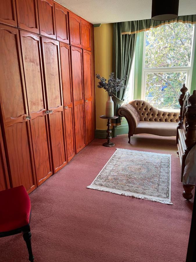 بلاكبيرن Chimneys Guest House المظهر الخارجي الصورة